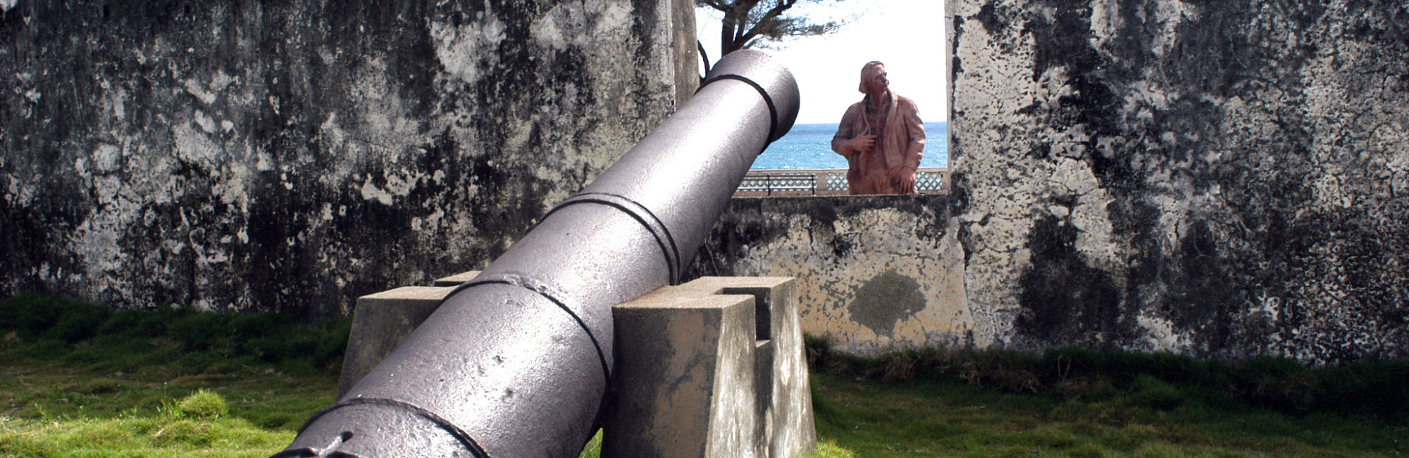 Cañón-histórico-de-la-etapa-colonial-CubaTravel